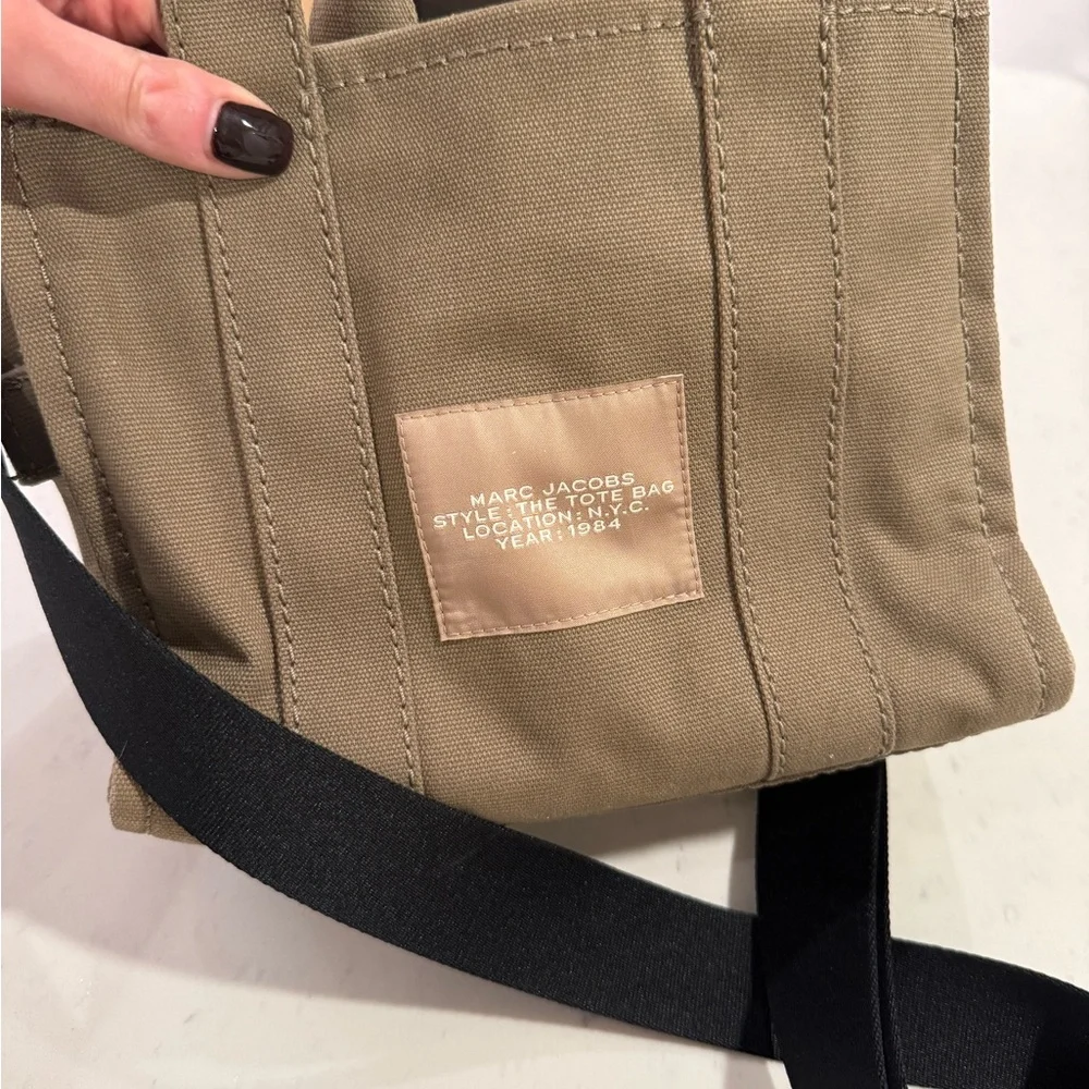 Marc Jacobs Tan Tote Bag - Picture 4 of 5